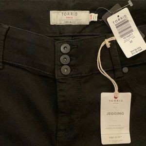 Torrid black denim jeggings size 22R